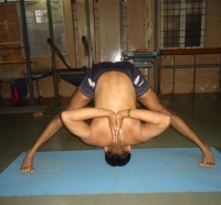 13.PRASARITA-PADOTTANASANA-A